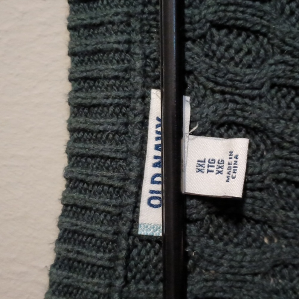 Green old navy sweater